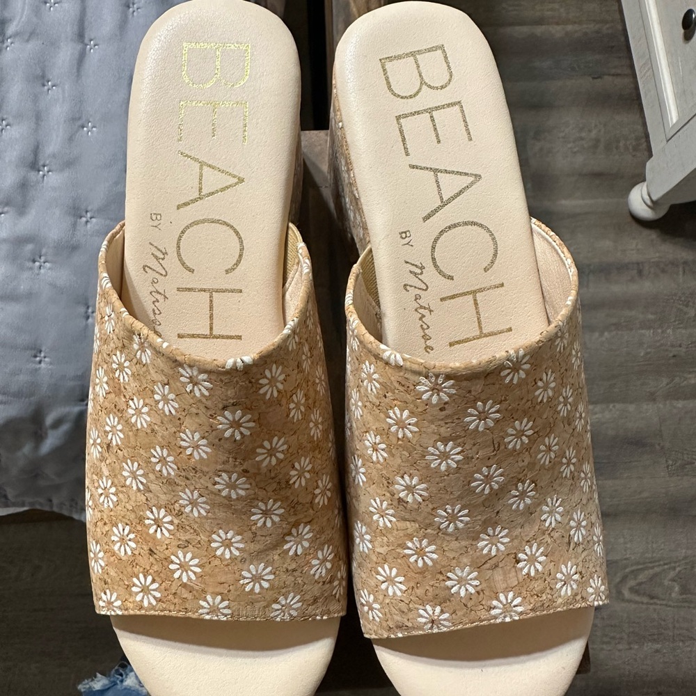 Tan Floral Women's Shoes - Picture 2 of 3